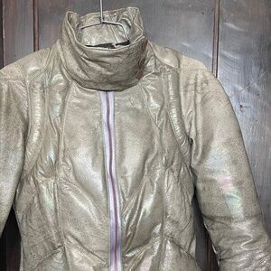 Fendi Italian Down Jacket with Insulated Pockets & Zip Sleeves – Size 6 (EU 42)